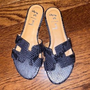 French Sole Alibi Black Snake Size 7